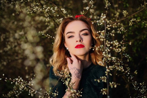 How Can You Style a Longline Wool Vest for an Elegant Layering Effect in Office Attire?